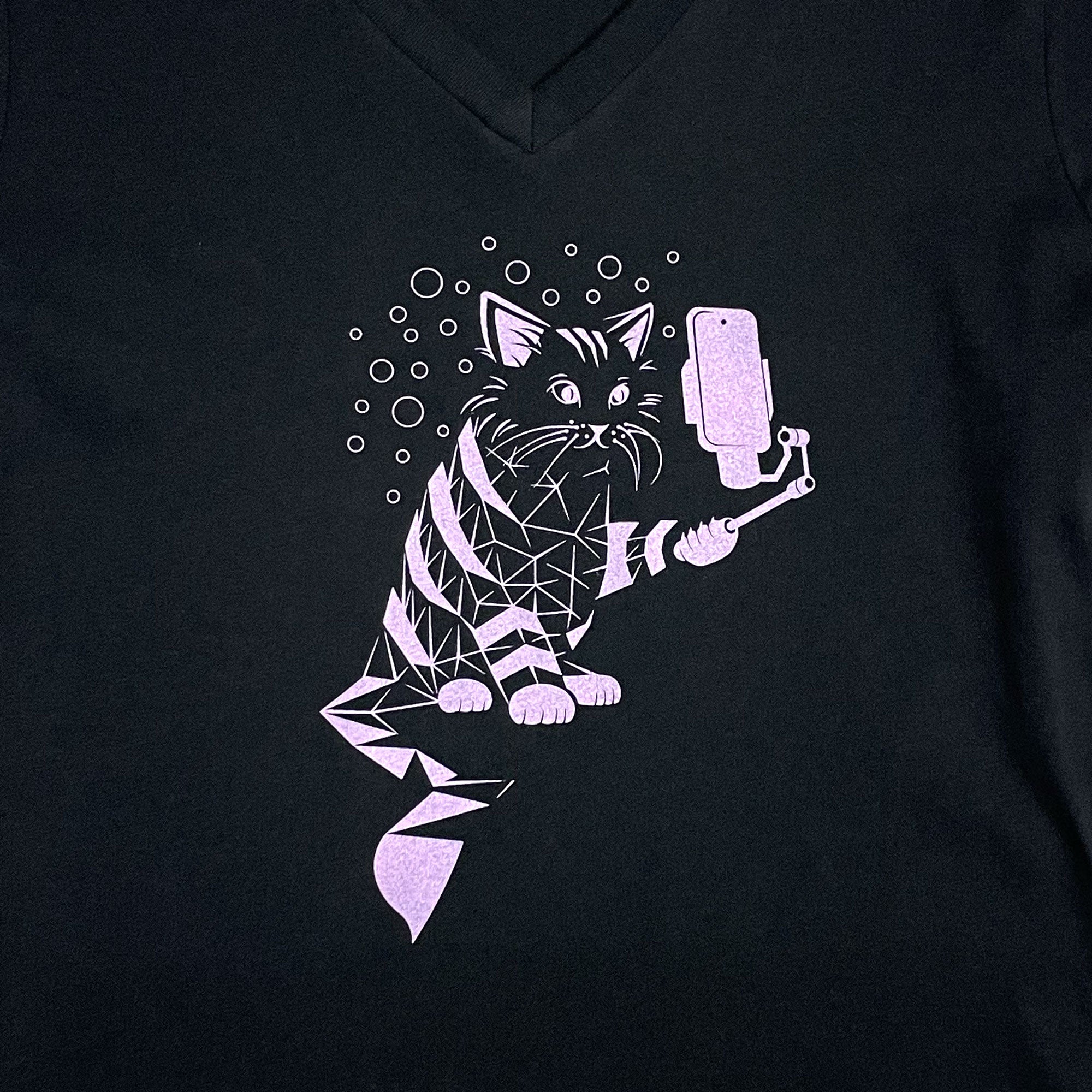 Women's V-Neck Graphic T-shirt - Selfie Cat - STORY SPARK