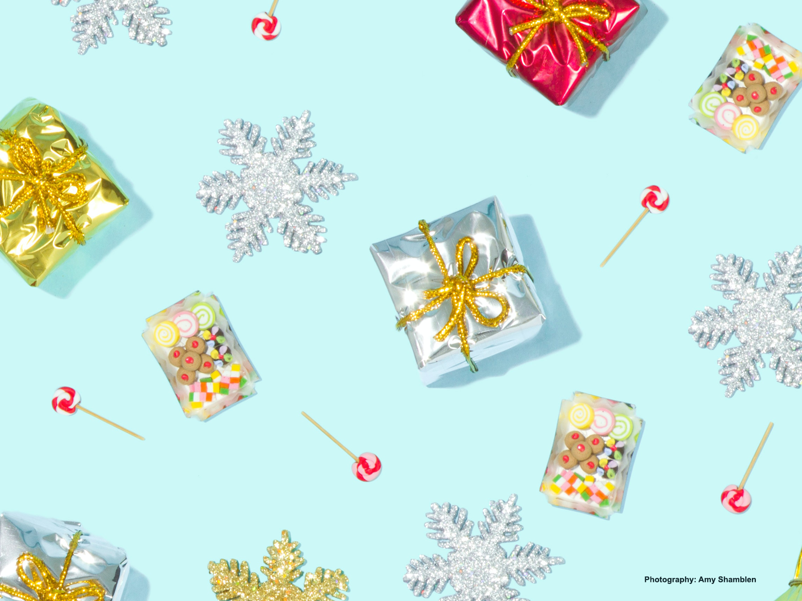 Holiday Gift Guide - Photo by Amy Shamblen, unsplash